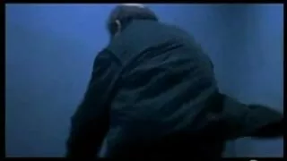 Татко чука дъщеря по ...