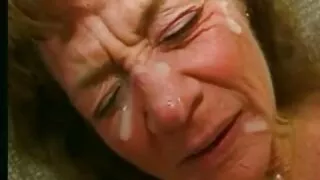 Горещата сестра слад ...