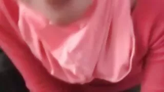 Брат гали с пръст пу ...